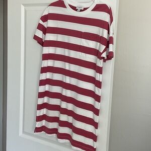 Evereve Burgundy and White Striped Top